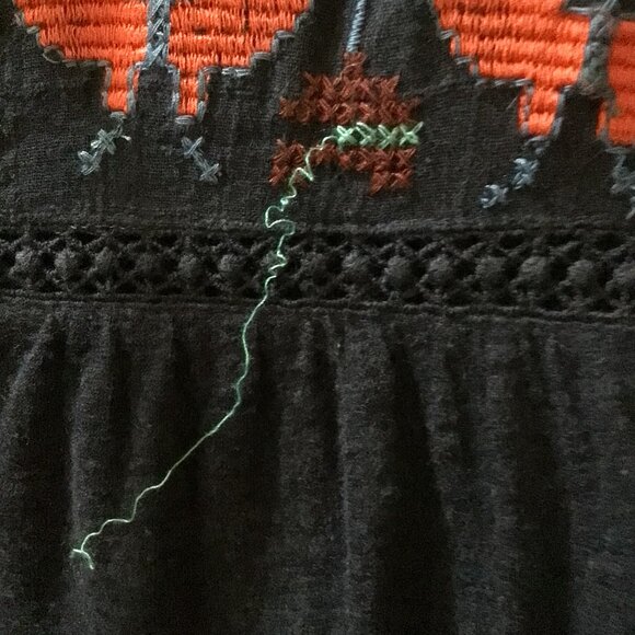 Lucky Brand long-sleeved Embroidered Peasant Top - Picture 5 of 5